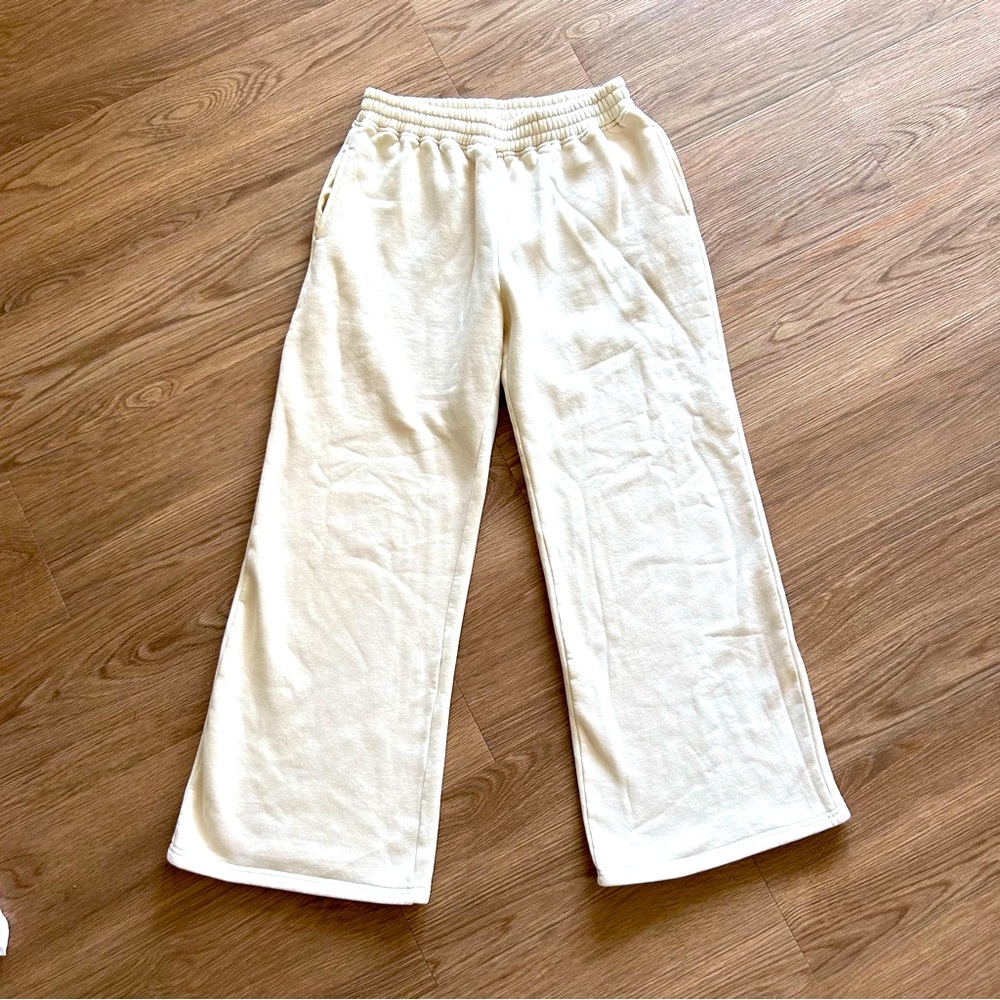 EUC Bailey Rose Large Fleece-Lined Ivory Flare Leg Sweatpants Dual Pockets
